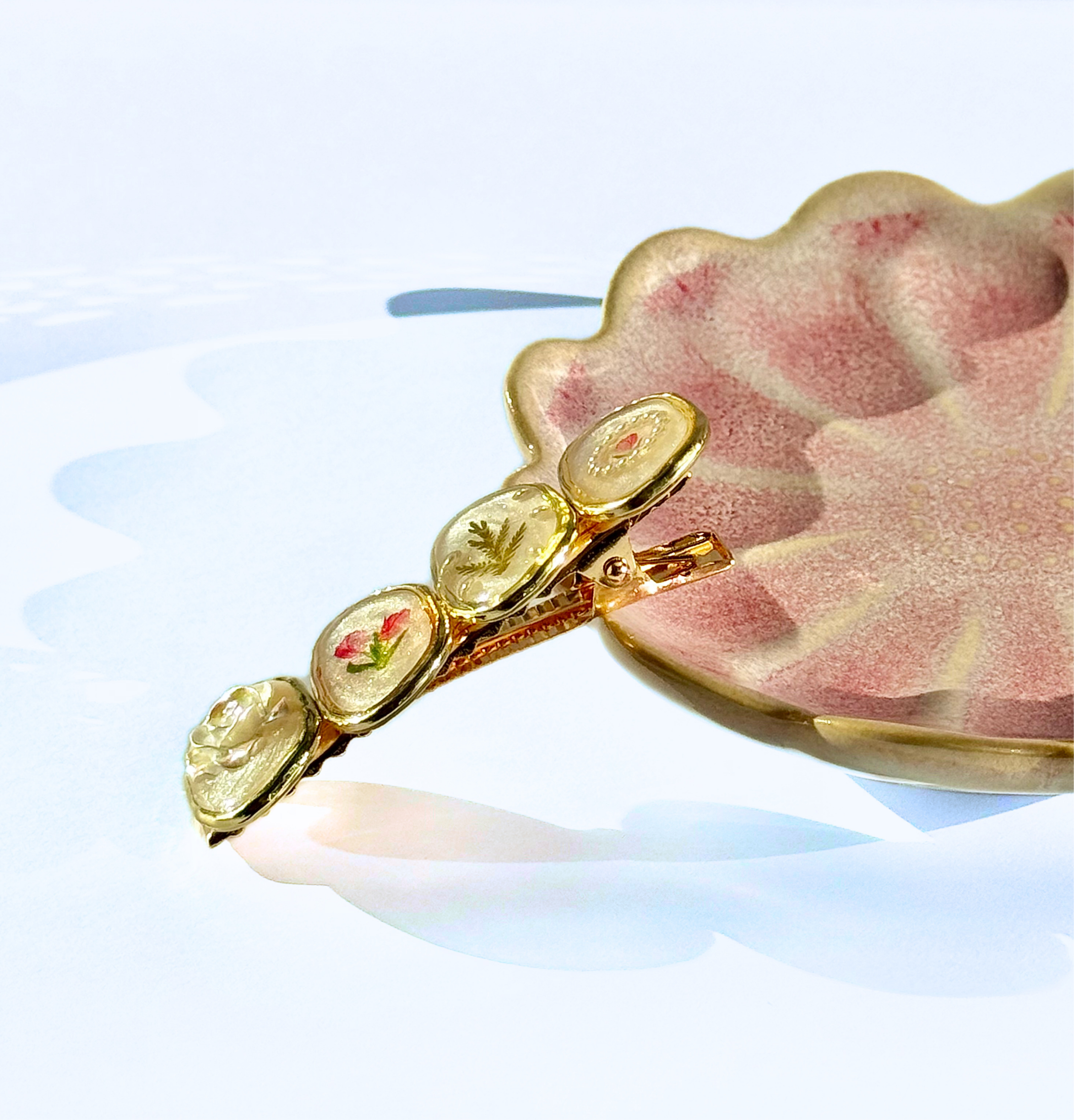 Seamless Graphic Hair Clip – Summer